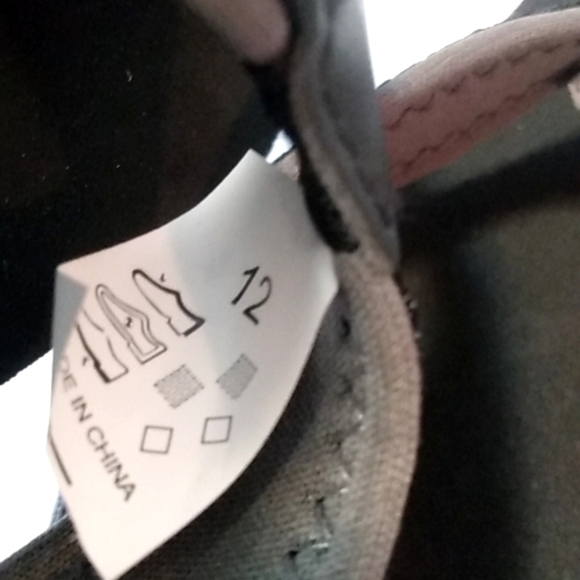 ISLAND SURF BLACK BAY FLIP FLOPS SANDALS SIZE 12 NWT - Picture 7 of 7